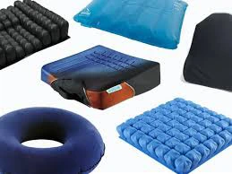 plusieurs modèles de coussins anti-escarres